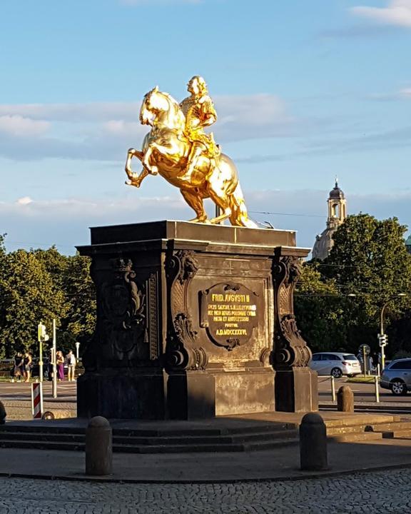 Watzke Brauereiausschank am Goldenen Reiter